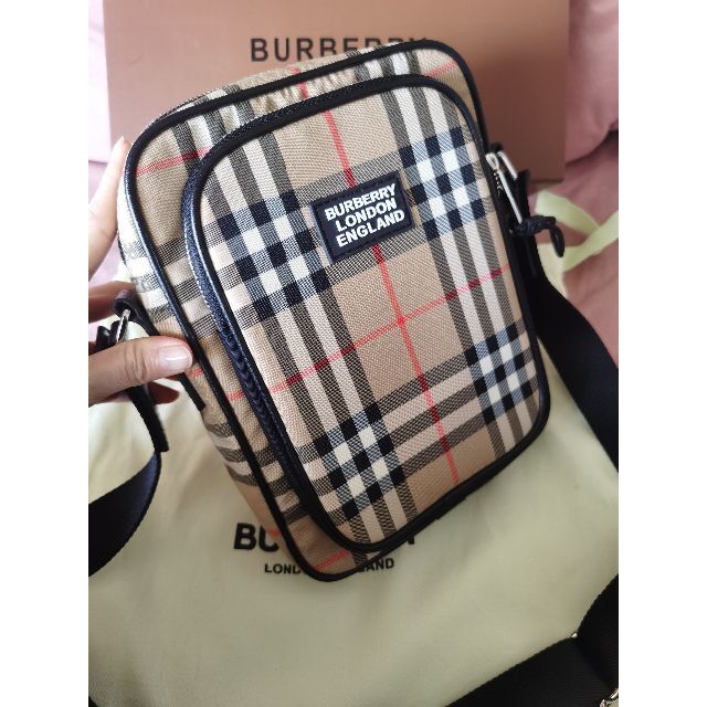 バーバリー BURBERRY ショルダーバッグの通販 by アサノ's shop|ラクマ レザーの