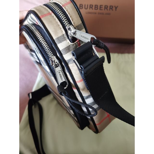 バーバリー BURBERRY ショルダーバッグの通販 by アサノ's shop|ラクマ レザーの