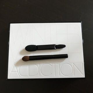 アディクション(ADDICTION)のADDICTION アディクション コンパクト ケース チップ ブラシ付(その他)