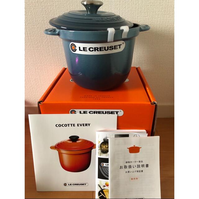 LE CREUSET(ルクルーゼ)のル・クルーゼ ココットエブリィ18  マリンブルー インナーリッド付き  インテリア/住まい/日用品のキッチン/食器(鍋/フライパン)の商品写真