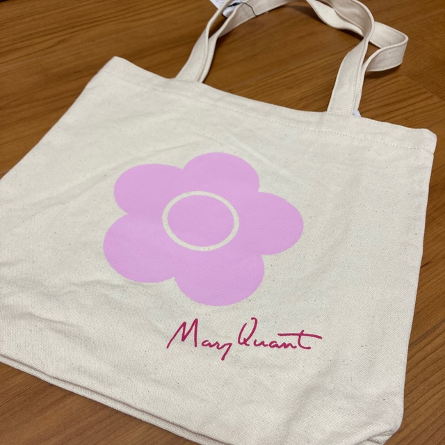 MARY QUANT(マリークワント)のマリークワント　トートバッグ　デイジー柄　限定品 レディースのバッグ(トートバッグ)の商品写真