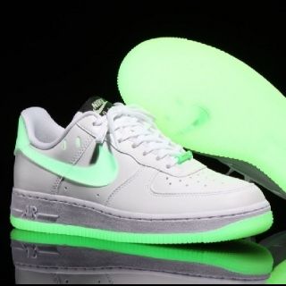 ナイキ(NIKE)の☺25cm★NIKE WMNS AIR FORCE 1 '07 LX WHITE(スニーカー)