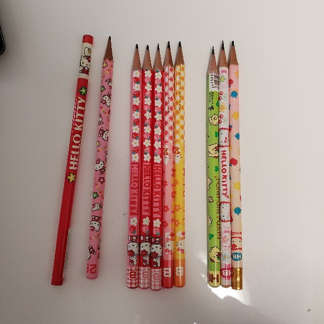 サンリオ(サンリオ)のハローキティ　鉛筆　9本 エンタメ/ホビーのアート用品(鉛筆)の商品写真
