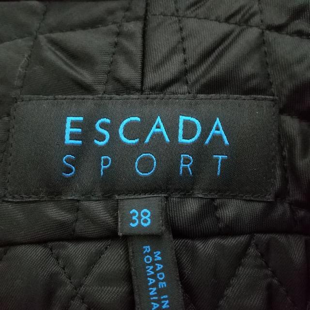 ESCADA(エスカーダ)のエスカーダ ダウンコート サイズ38 L - 黒 レディースのジャケット/アウター(ダウンコート)の商品写真