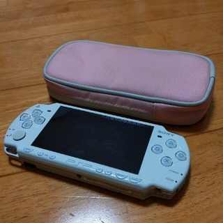 プレイステーションポータブル(PlayStation Portable)のPSP2000  本体(携帯用ゲーム機本体)