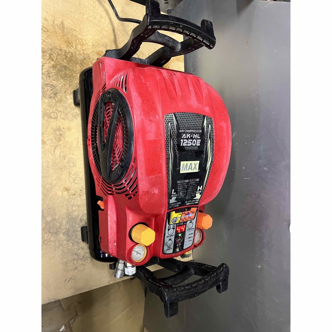 良品 低騒音MAXマックス☆高圧常圧AK-HL1250Eエアコンプレッサー 良品 低騒音MAXマックス☆高圧常圧AK-HL1250Eエアコンプレッサー