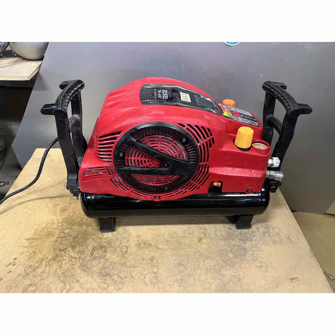良品 低騒音MAXマックス☆高圧常圧AK-HL1250Eエアコンプレッサー 良品 低騒音MAXマックス☆高圧常圧AK-HL1250Eエアコンプレッサー