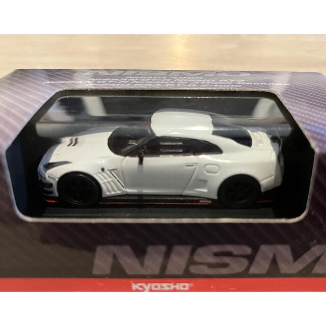 日産(ニッサン)の京商くじ F賞 NISMO ニスモ NISSAN GT-R GT3 白 ホワイト エンタメ/ホビーのおもちゃ/ぬいぐるみ(ミニカー)の商品写真