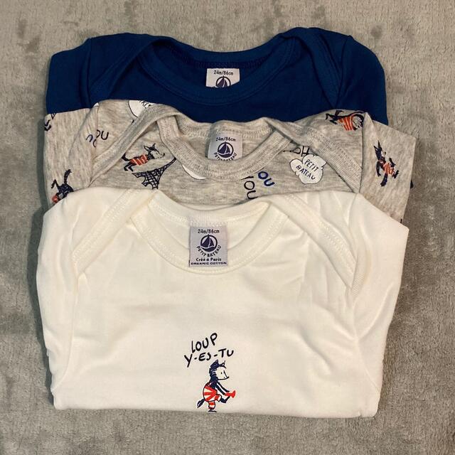 PETIT BATEAU(プチバトー)の【新品未使用】プチバトー　ウルフ柄　オーガニックコットン長袖ボディ 24m キッズ/ベビー/マタニティのベビー服(~85cm)(ロンパース)の商品写真