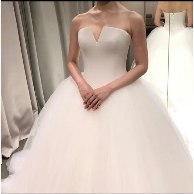 Vera Wang(ヴェラウォン)のVeraWang Fernanda US2 レディースのフォーマル/ドレス(ウェディングドレス)の商品写真