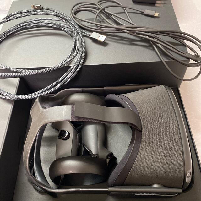 oculus quest  64GB 中古品 エンタメ/ホビーのゲームソフト/ゲーム機本体(家庭用ゲーム機本体)の商品写真