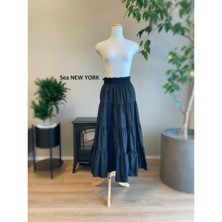 バーニーズニューヨーク(BARNEYS NEW YORK)のSea NEW YORK ティアードスカート　黒　美品(ロングスカート)