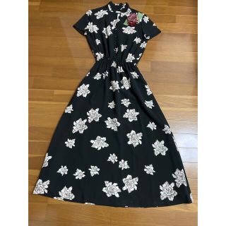 希少 インゲボルグ新品未使用お洒落な花柄ワンピース 定価70, セル