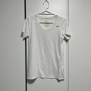 ナイキ(NIKE)のNIKE トップス　スポーツウェア(Tシャツ(半袖/袖なし))