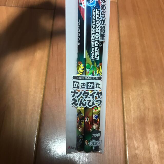 三菱鉛筆(ミツビシエンピツ)のuni  マリオ　鉛筆　2B   3本入り エンタメ/ホビーのアート用品(鉛筆)の商品写真