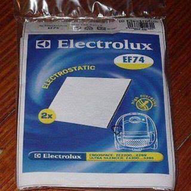 Electrolux(エレクトロラックス)のElectrolux モーターフィルター2枚入(EF74) スマホ/家電/カメラの生活家電(掃除機)の商品写真
