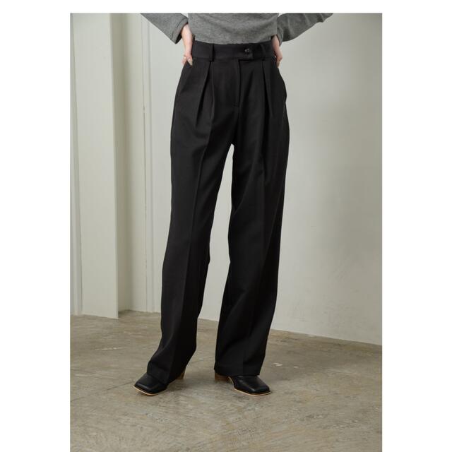 amiur basic straight tuck pants   レディースのパンツ(カジュアルパンツ)の商品写真
