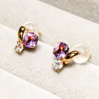 ジュエリーツツミ(JEWELRY TSUTSUMI)のTSUTSUMI　18金　ライトアメジスト　ピアス　K18YG(ピアス)