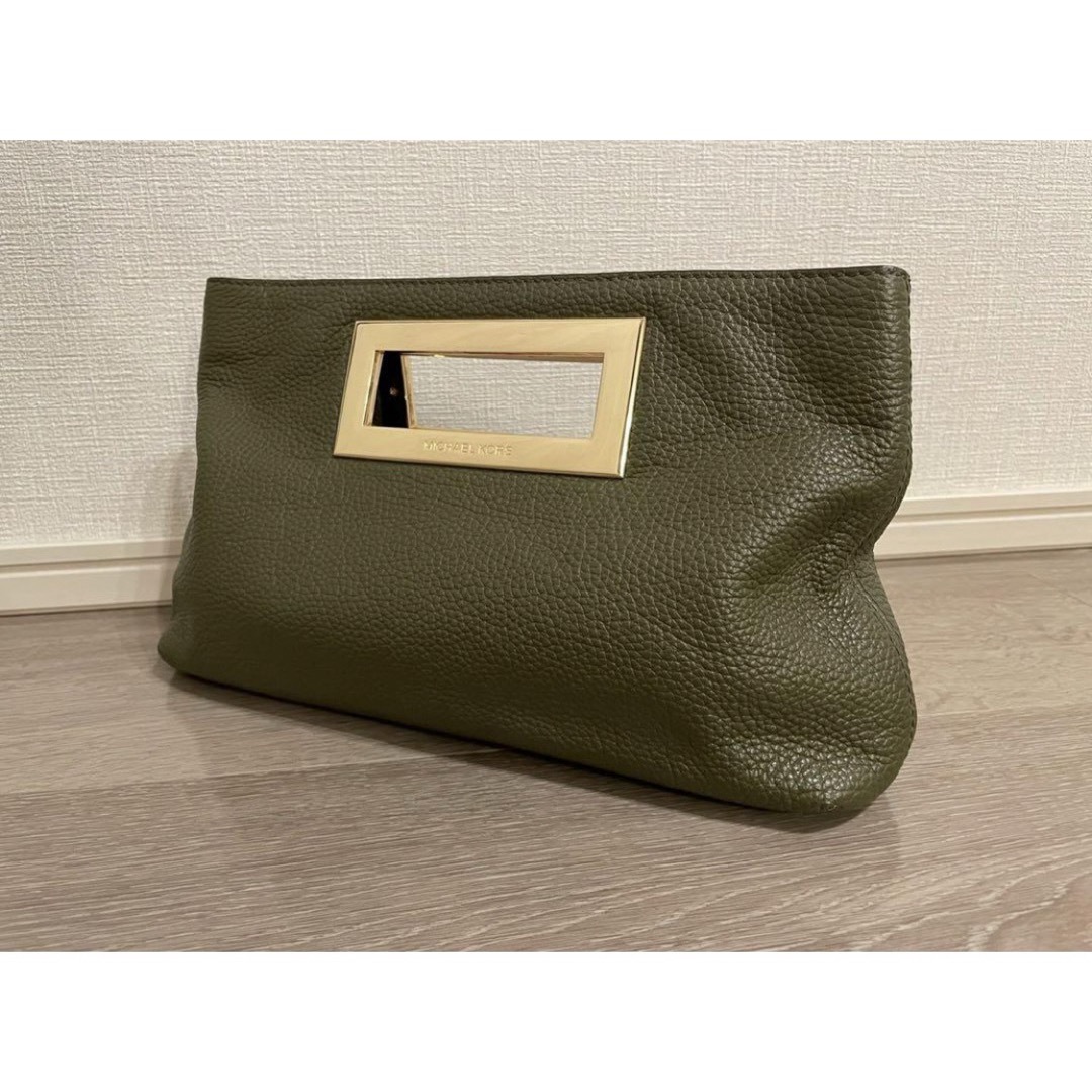 MICHAEL KORS - マイケルコース クラッチバッグ カーキ の通販 MICHAEL KORS - マイケルコース クラッチバッグ カーキ の通販