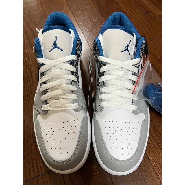 NIKE  AIR JORDAN 1 LOW SE TRUEBLUE 2