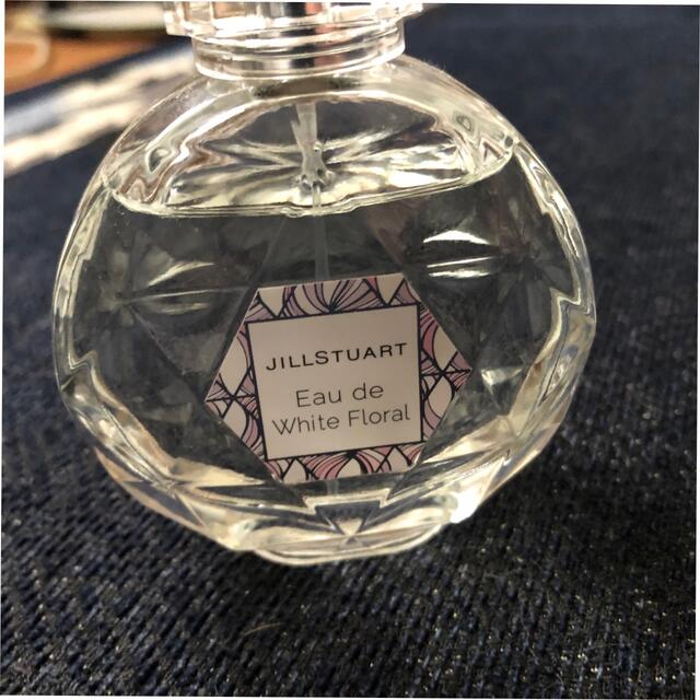 JILLSTUART(ジルスチュアート)のJILLSTUART オードホワイトフローラル　50ml コスメ/美容の香水(香水(女性用))の商品写真