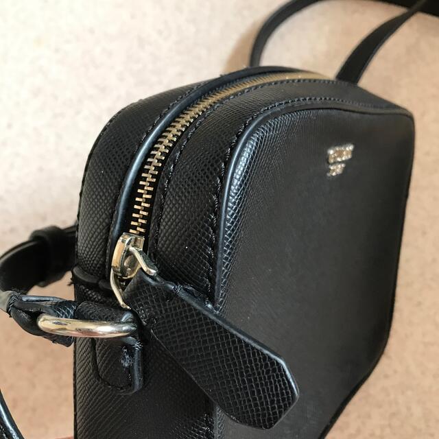 GUESS(ゲス)の値下げ✩.*˚GUESS ショルダーバッグ レディースのバッグ(ショルダーバッグ)の商品写真