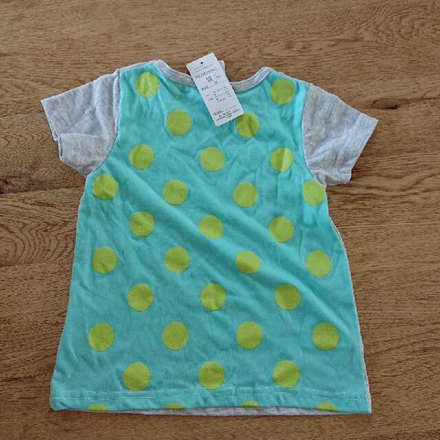 Tシャツ 半袖 95　グレー　グリーン キッズ/ベビー/マタニティのキッズ服女の子用(90cm~)(Tシャツ/カットソー)の商品写真