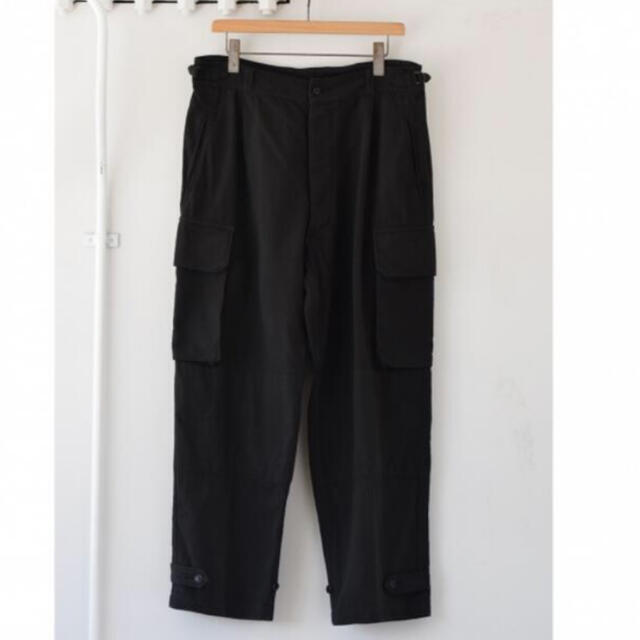 COMOLI(コモリ)の22SS comoli 6P  コモリ ブラック　パンツ　新品未使用　サイズ2 メンズのパンツ(ワークパンツ/カーゴパンツ)の商品写真