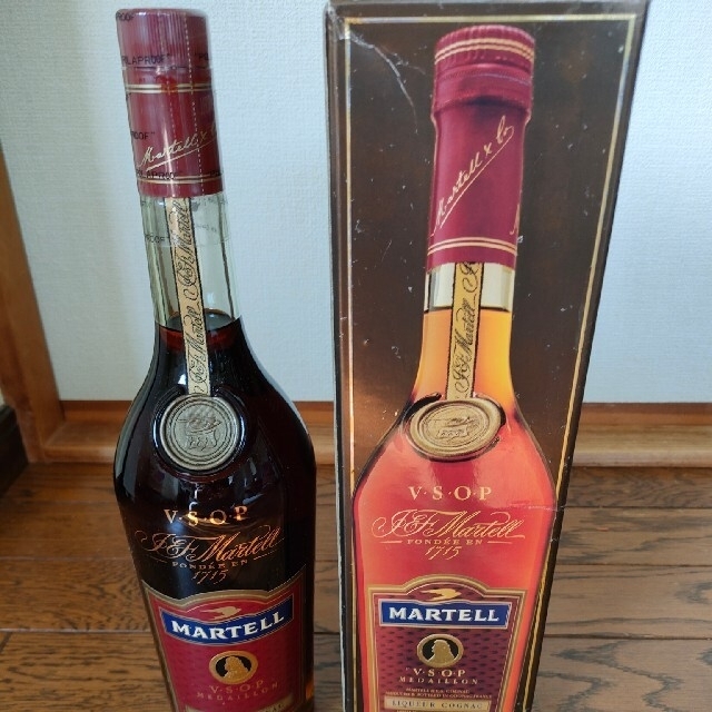 【未開栓 古酒】MARTELL V.S.O.P+RAYNAL NAPOLEON 食品/飲料/酒の酒(ブランデー)の商品写真