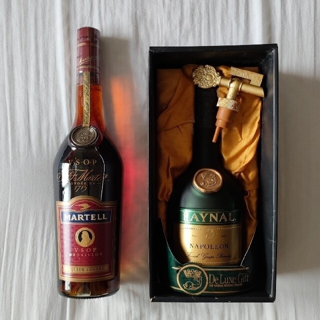 【未開栓 古酒】MARTELL V.S.O.P+RAYNAL NAPOLEON 食品/飲料/酒の酒(ブランデー)の商品写真