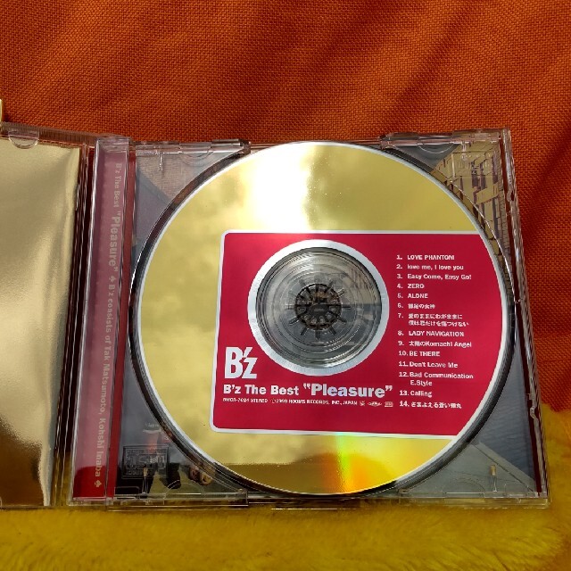 B'z the best pleasure エンタメ/ホビーのCD(ポップス/ロック(邦楽))の商品写真