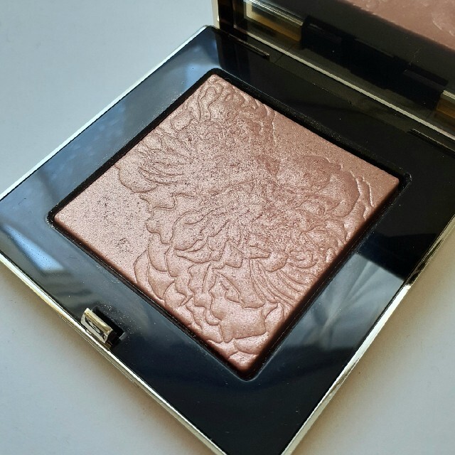 BOBBI BROWN(ボビイブラウン)の限定　ボビイブラウン　ハイライティングパウダー　オパールグロウ コスメ/美容のベースメイク/化粧品(フェイスカラー)の商品写真