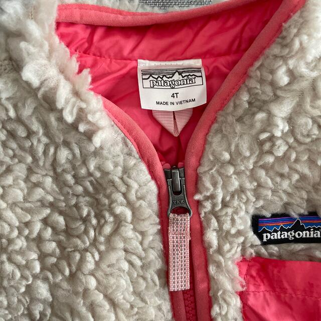 patagonia(パタゴニア)のパタゴニア　ベビー　4T ベスト　ピンク キッズ/ベビー/マタニティのキッズ服女の子用(90cm~)(ジャケット/上着)の商品写真