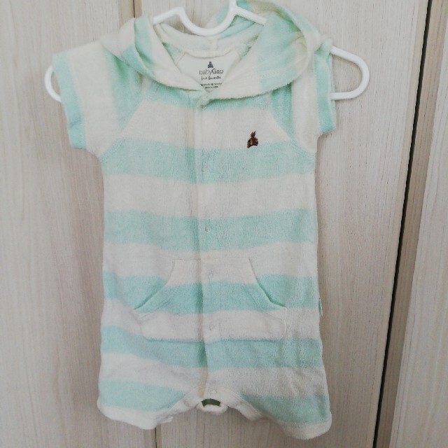 babyGAP(ベビーギャップ)のbaby gap ギャップ　ベビー　ロンパース　パイル　ストライプ キッズ/ベビー/マタニティのベビー服(~85cm)(ロンパース)の商品写真