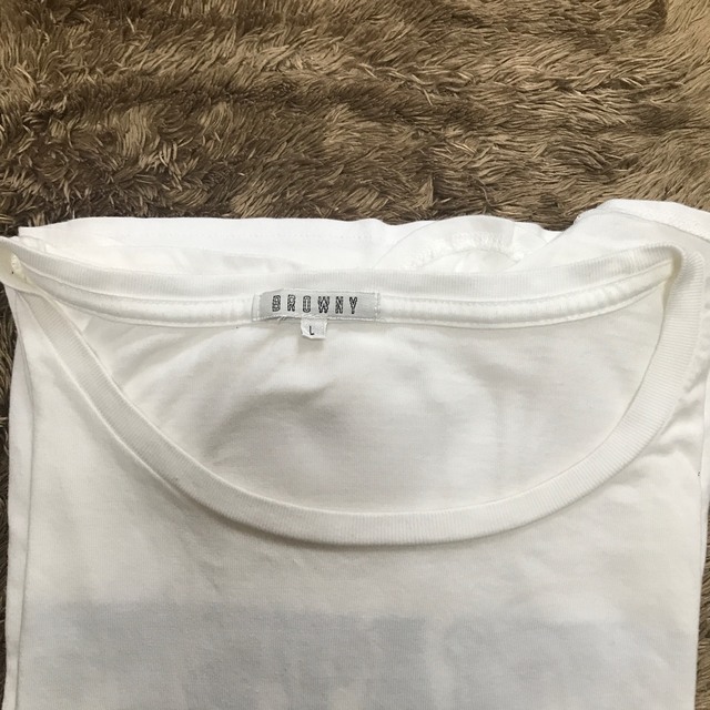 SPINNS(スピンズ)のブラウニー デカロゴTシャツ　L レディースのトップス(Tシャツ(半袖/袖なし))の商品写真