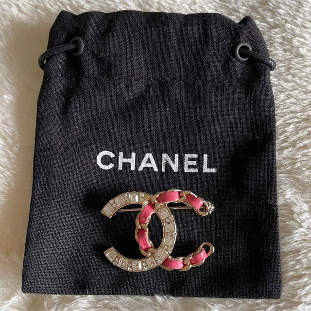 CHANEL(シャネル)の美品♡ CHANEL チェーンCCブローチ ラインストーン レディースのアクセサリー(ブローチ/コサージュ)の商品写真