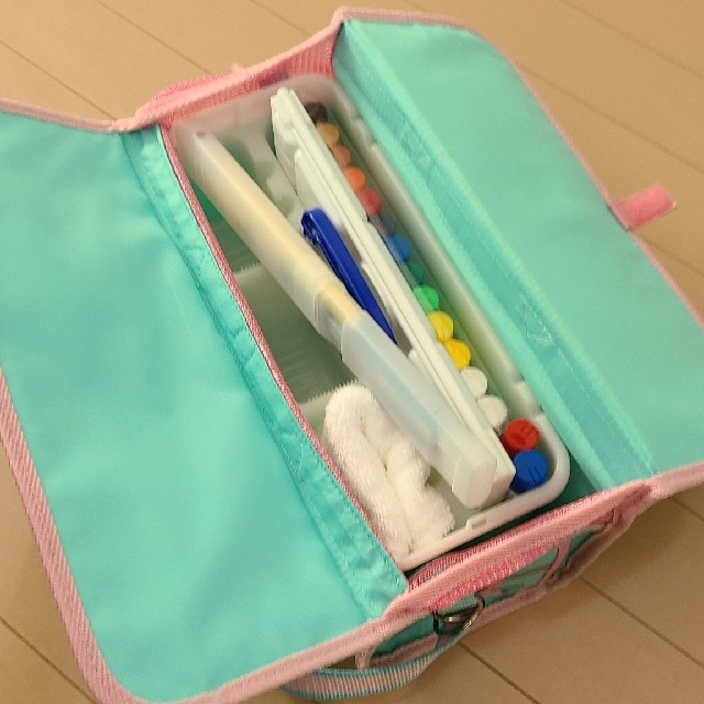 ぺんてる(ペンテル)の美品　絵の具セット　絵の具セット小学生　ぺんてる絵の具セット女の子　赤青2本付き エンタメ/ホビーのアート用品(絵の具/ポスターカラー)の商品写真