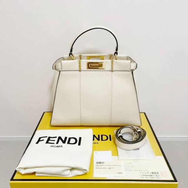 FENDI(フェンディ)の4月末まで♡ピーカブー miniカメリア レディースのバッグ(ハンドバッグ)の商品写真