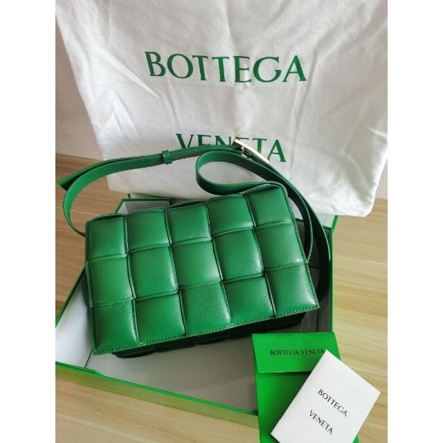 高品質の激安 Bottega Veneta - BOTTEGA VENETA　パデッド カセットバッグ ショルダーバッグ