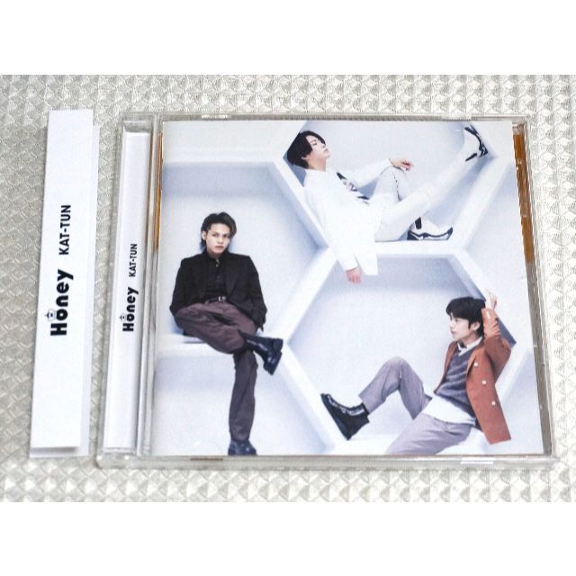 KAT-TUN(カトゥーン)のKAT-TUN アルバム Honey 通常盤 エンタメ/ホビーのCD(ポップス/ロック(邦楽))の商品写真