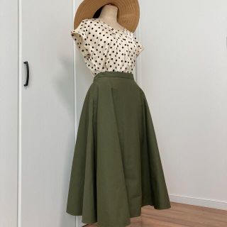 ユニクロ(UNIQLO)の美品！　ユニクロ　フレアスカート　Aラインスカート　カーキ　Mサイズ(ロングスカート)