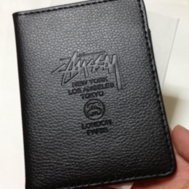 STUSSY(ステューシー)のレザーパスケース レディースのファッション小物(名刺入れ/定期入れ)の商品写真