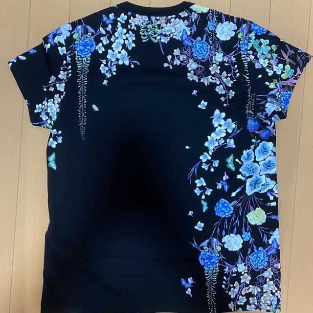 お値下げ❗️GIVENCHY ジバンシィゴールド 樹脂装飾 黒ブラック半袖Tシャツ