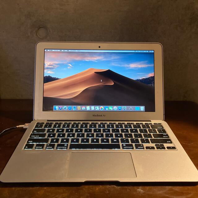 Apple(アップル)のMacBook Air (11-inch, Early 2015) スマホ/家電/カメラのPC/タブレット(ノートPC)の商品写真