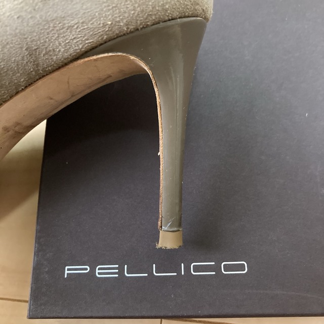 PELLICO(ペリーコ)のPELLICO ペリーコ ベージュ スウェードパンプス レディースの靴/シューズ(ハイヒール/パンプス)の商品写真