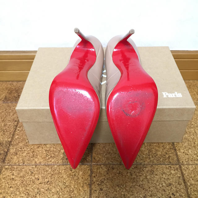 Christian Louboutin(クリスチャンルブタン)のルブタン ポインテッド ヌード ベージュ パンプス レディースの靴/シューズ(ハイヒール/パンプス)の商品写真