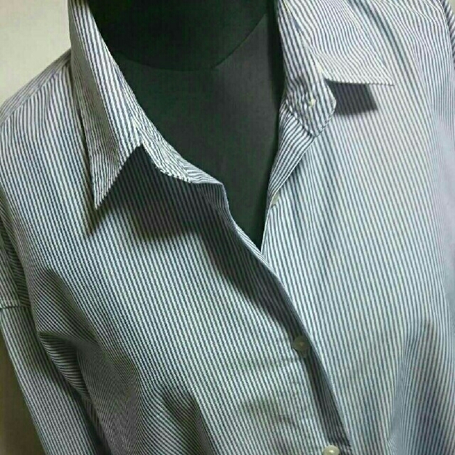 UNIQLO(ユニクロ)の美品 XL ユニクロ オーバーサイズ シャツ 羽織り 大きいサイズ レディースのトップス(シャツ/ブラウス(長袖/七分))の商品写真