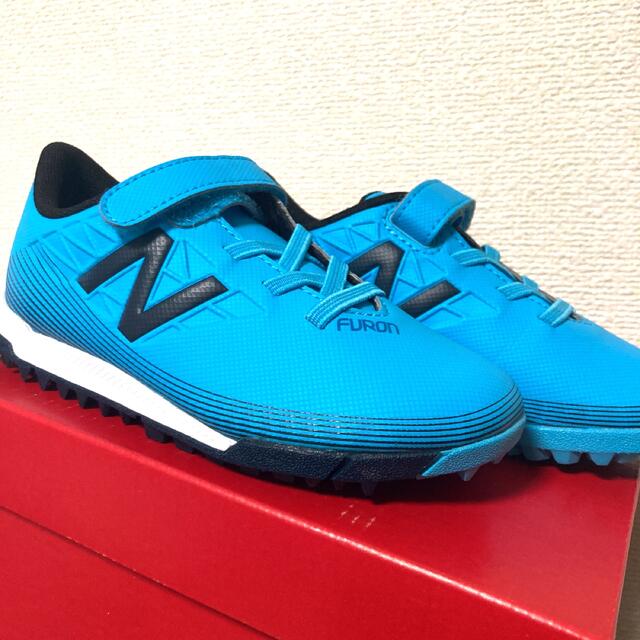 New Balance(ニューバランス)の【新品】newbalance ニューバランス ジュニア トレーニング シューズ  キッズ/ベビー/マタニティのキッズ靴/シューズ(15cm~)(スニーカー)の商品写真