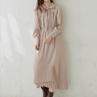 ナチュラルクチュール(natural couture)のnatural couture アシメヘムボータイプリーツワンピース(ロングワンピース/マキシワンピース)