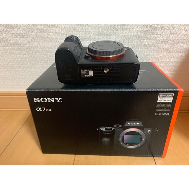 SONY(ソニー)のスズキ様専用　美品　SONY  ソニー α7RⅢ ILCE−7RM3R レンズ付 スマホ/家電/カメラのカメラ(ミラーレス一眼)の商品写真